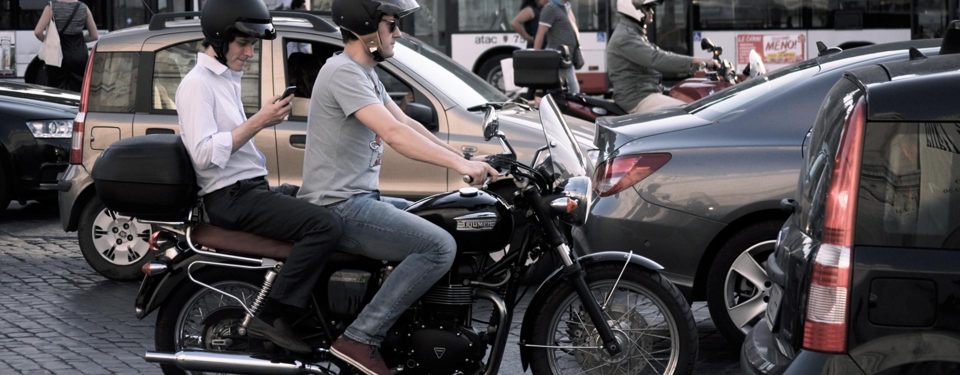 Motorrad im Straßenverkehr
